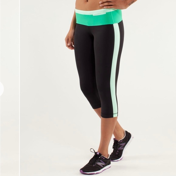 Lululemon Run: Proceed With Speed Crop in Black / Fresh Teal / Very Green Size 2 - Picture 1 of 7